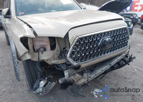 2018 Toyota Tacoma Trd Off Road z USA, uszkodzony, nr VIN 3TMCZ5AN6JM173675